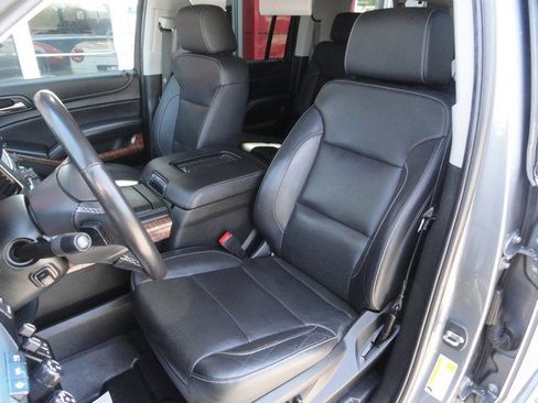 Used 2020 Chevrolet Suburban Premier w/ Premier 6.2L Value Package AWD/4WD image 10