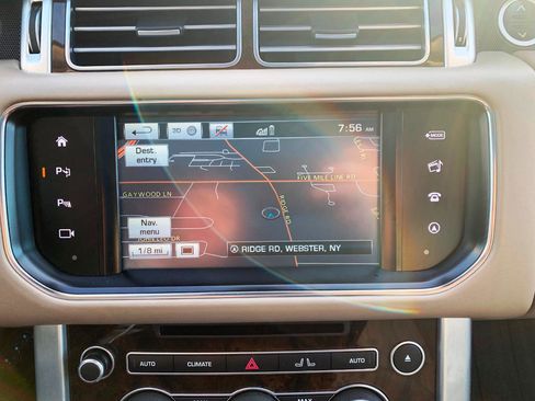 Used 2016 Land Rover Range Rover HSE image 9