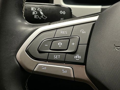 Used 2023 Volkswagen Atlas SE image 27