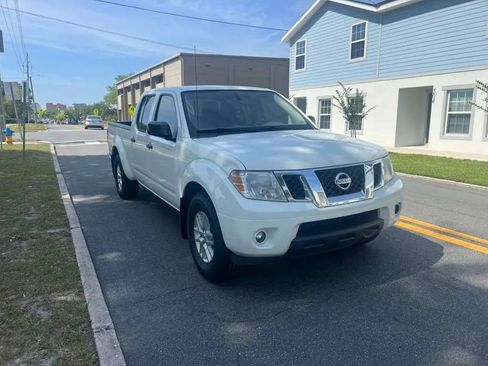 Used 2019 Nissan Frontier SV RWD image 4
