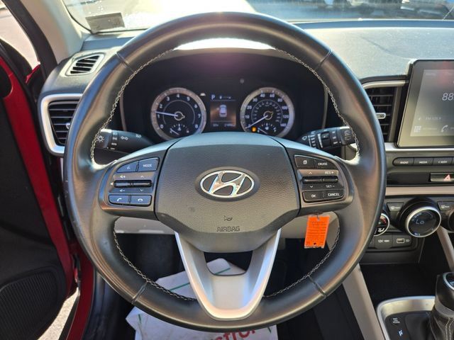 Used 2022 Hyundai Venue SEL FWD image 31