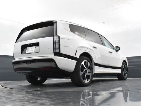 New 2026 Hyundai Ioniq 9 Calligraphy image 38