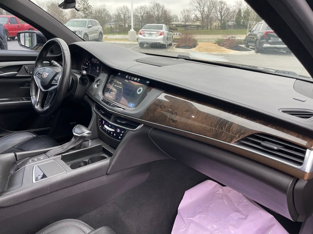 Used 2018 Cadillac CT6 Luxury w/ Active Chassis Package AWD/4WD image 31