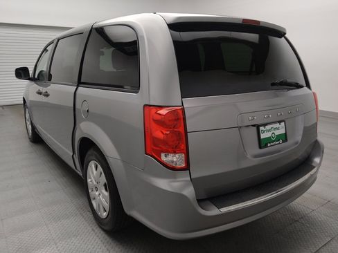 Used 2019 Dodge Grand Caravan SE w/ UConnect Hands-Free Group FWD image 5