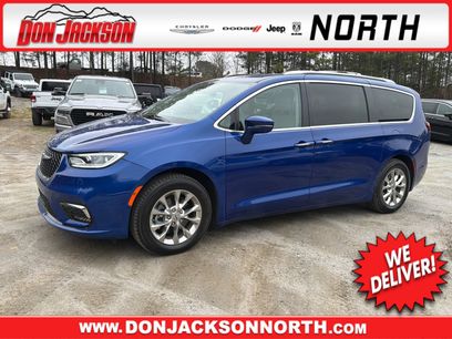 Used 2021 Chrysler Pacifica Touring-L w/ Uconnect Theater Family Group