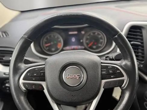 Used 2015 Jeep Cherokee Trailhawk w/ Trailer Tow Group AWD/4WD image 13