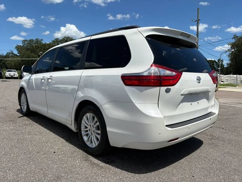 Used 2015 Toyota Sienna XLE Premium FWD image 9