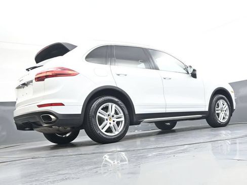 Used 2017 Porsche Cayenne Platinum Edition AWD/4WD image 31