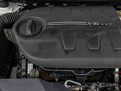 Used 2019 Jeep Cherokee Limited AWD/4WD image 29