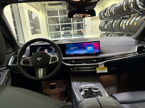 New 2026 BMW X7 xDrive40i w/ M Sport Package image 17