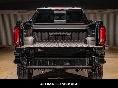 Used 2021 GMC Sierra 2500 Denali w/ Denali Black Diamond Edition image 8