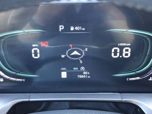 Used 2023 Kia Telluride LX FWD image 9