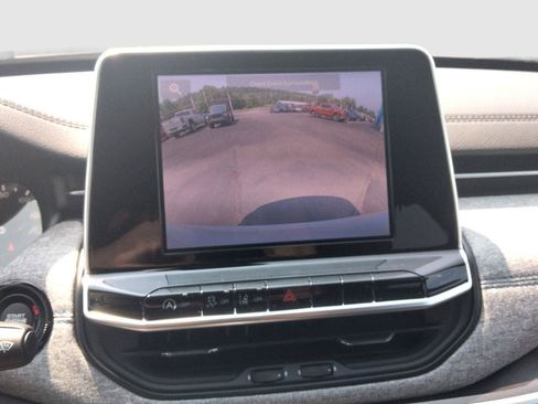 New 2025 Jeep Compass Latitude image 19