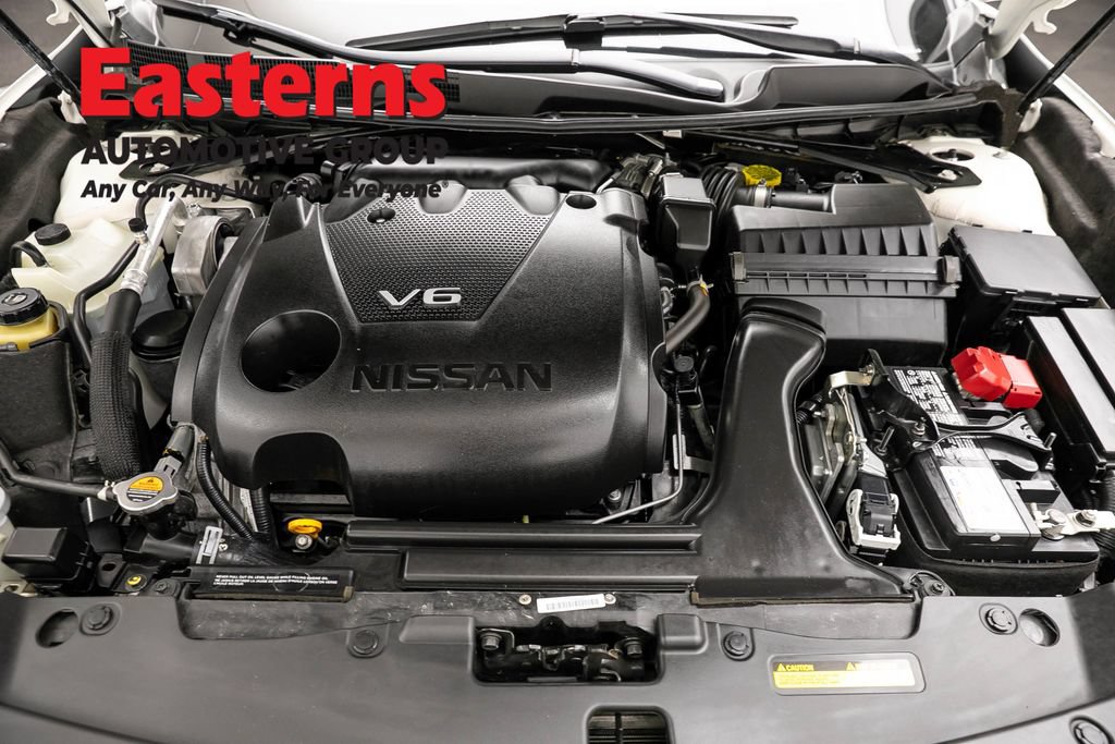Used 2023 Nissan Maxima SR w/ Sport Mat Group FWD image 8