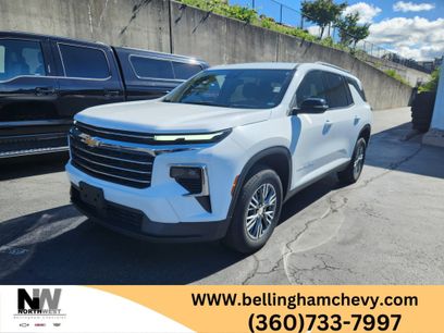 Used 2025 Chevrolet Traverse LT