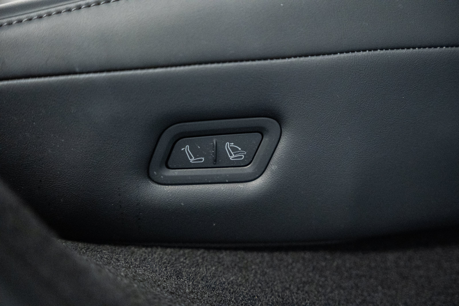 Used 2026 Tesla Model Y AWD image 31