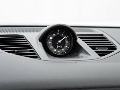 Certified 2025 Porsche Panamera Turbo AWD/4WD image 31