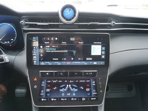 Used 2024 Maserati Grecale GT image 22