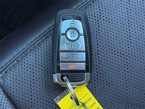 Used 2025 Ford Explorer Platinum image 34