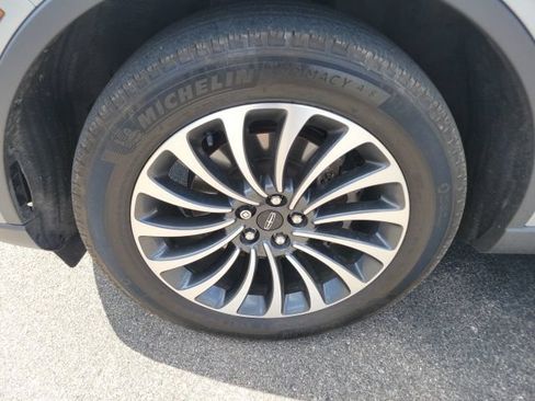 Certified 2023 Lincoln Aviator AWD w/ Premium Package image 11