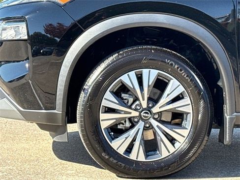Used 2023 Nissan Rogue SV image 6