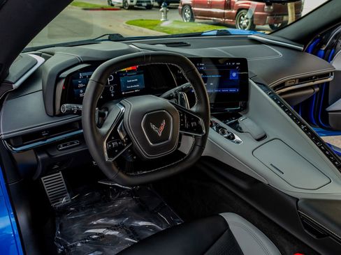 Used 2025 Chevrolet Corvette Stingray Preferred Cpe w/ Stealth Interior Trim Package RWD image 12