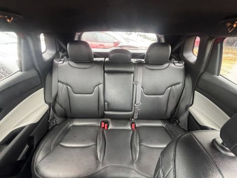 Used 2025 Jeep Compass Limited AWD/4WD image 38