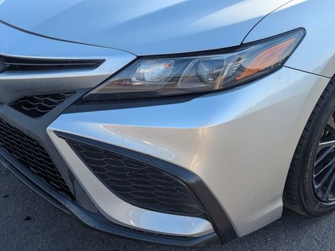 Used 2022 Toyota Camry SE w/ Carpet Mat Package (TMS) image 12