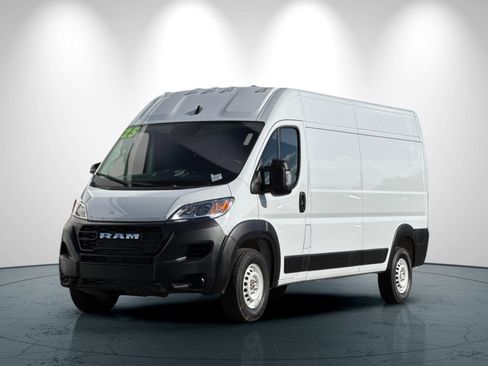 Used 2025 RAM ProMaster 2500 w/ Storage Group image 8