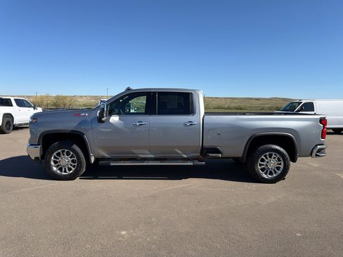 Used 2025 Chevrolet Silverado 3500 LTZ w/ LTZ Convenience Package AWD/4WD image 31