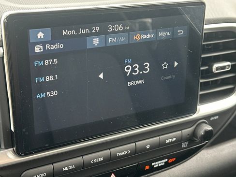 Used 2026 Hyundai Venue SE FWD image 17