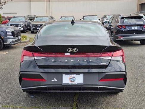 New 2026 Hyundai Elantra Hybrid FWD image 6