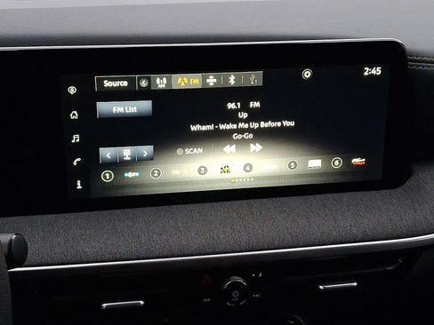 Used 2025 Nissan Kicks SV w/ Charging Package image 16