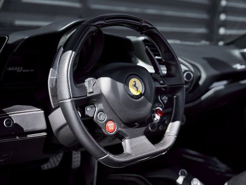 Used 2018 Ferrari 488 Spider image 42