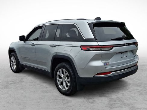 Used 2022 Jeep Grand Cherokee Limited w/ MOPAR Finishing Package AWD/4WD image 3