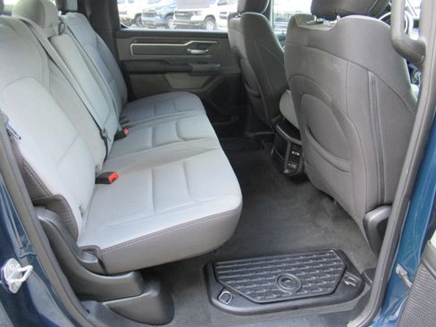 Used 2021 RAM 1500 Big Horn RWD image 32