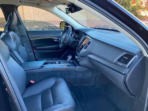 Used 2020 Volvo XC90 T6 Momentum image 60