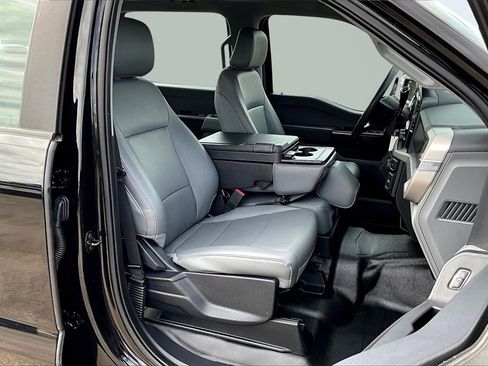 Used 2022 Ford F150 XL w/ Trailer Tow Package image 7