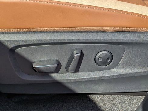 New 2026 Nissan Pathfinder Platinum image 28