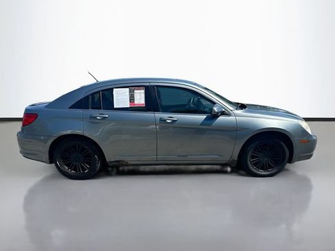 Used 2009 Chrysler Sebring Touring w/ Electronics Convenience Group FWD image 5