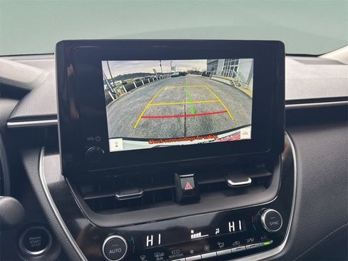 Used 2023 Toyota Corolla Cross XLE image 13