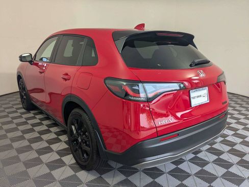 Used 2023 Honda HR-V Sport image 8