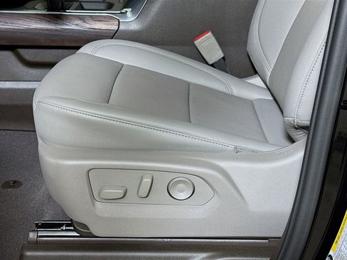 Used 2026 GMC Sierra 1500 SLT image 17