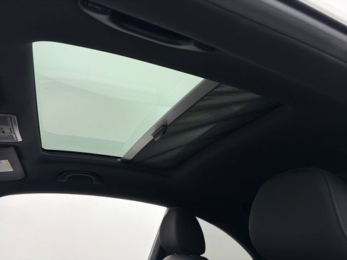 Used 2014 Volkswagen Beetle GSR image 3