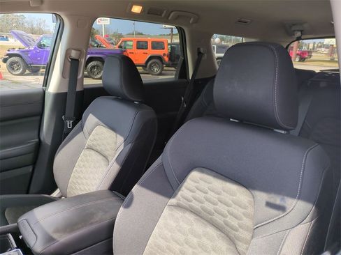 Used 2024 Nissan Pathfinder SV image 15