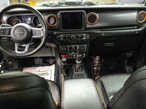 Used 2023 Jeep Gladiator Mojave w/ Cold Weather Group image 30