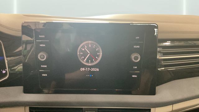 Used 2026 Volkswagen Jetta SE FWD image 11