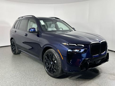 Used 2026 BMW X7 xDrive40i w/ M Sport Package image 4