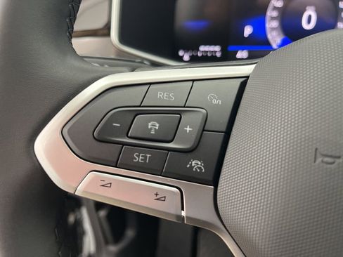 New 2026 Volkswagen Taos SE image 17