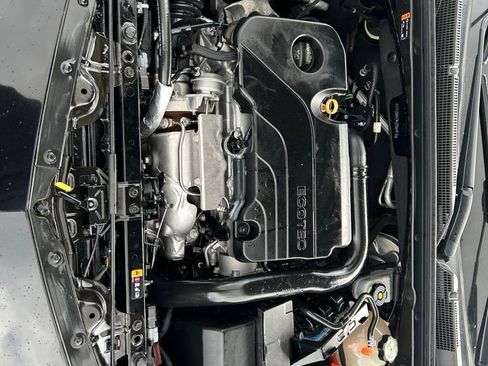 Used 2020 Chevrolet Malibu LT FWD image 32